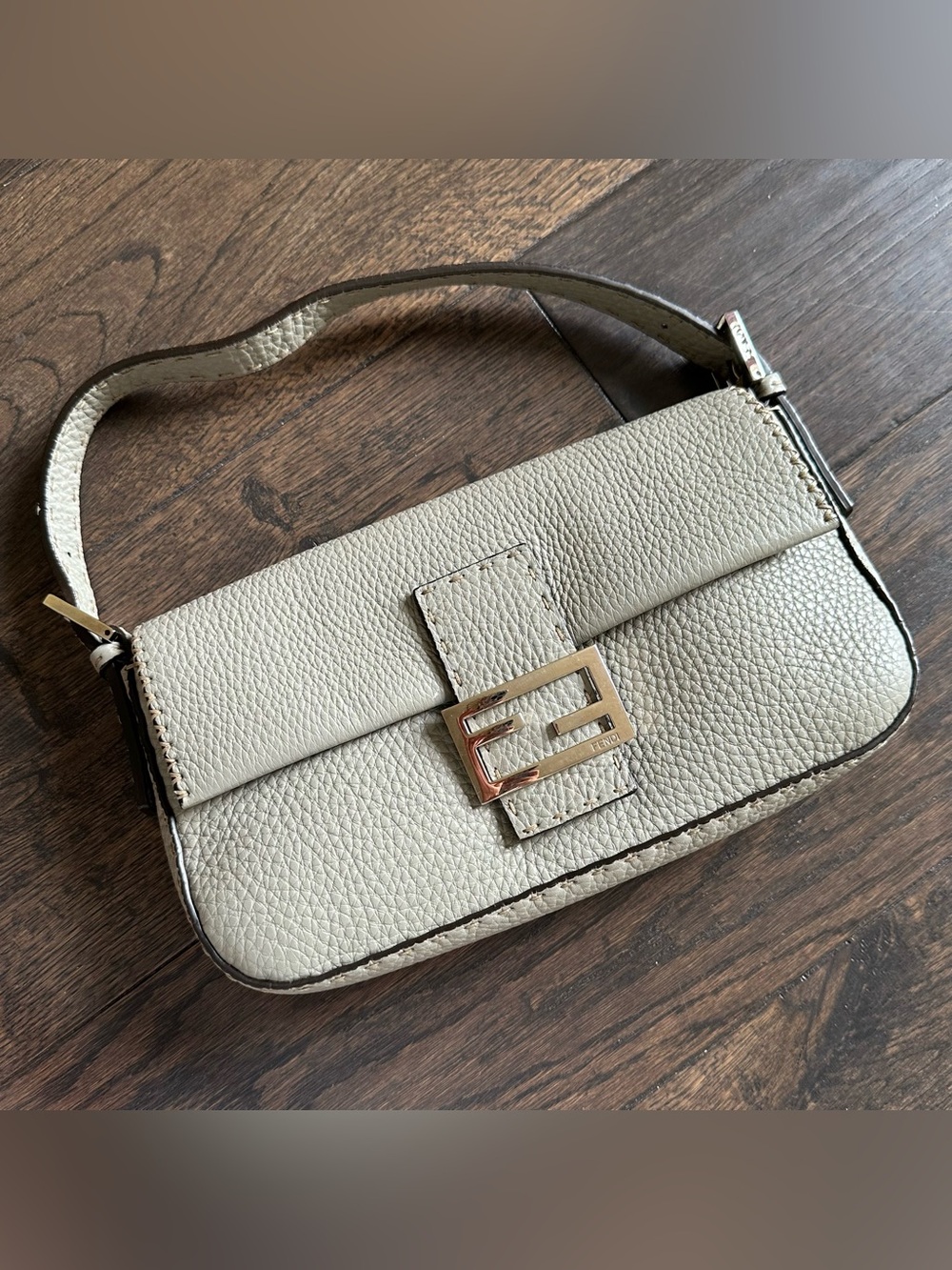 Fendi Mama Selleria Baguette Gray Grained Leather Stitch Shoulder Bag